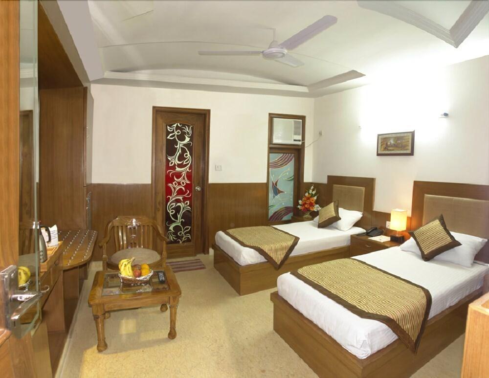 Hotel Apra Deluxe Нью-Дели Номер фото