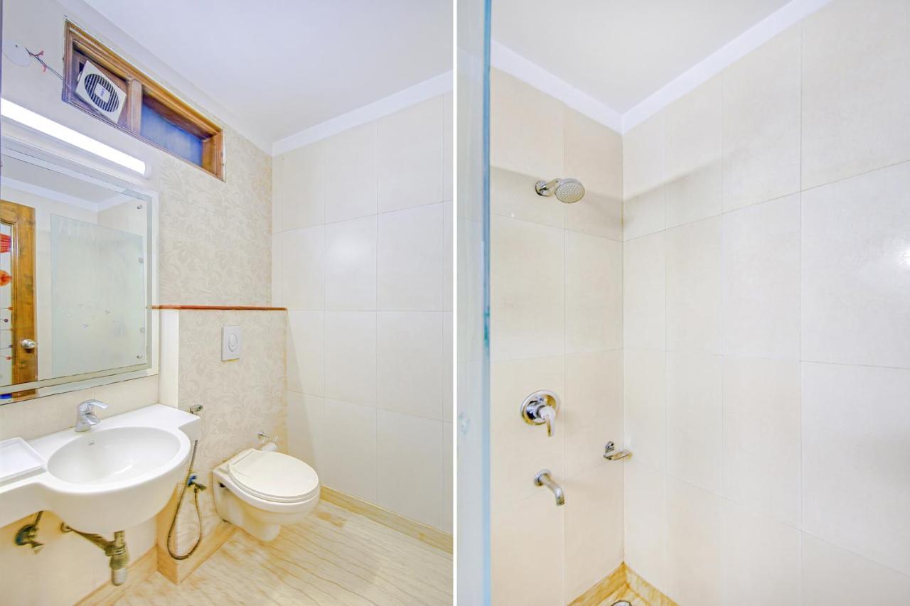 Hotel Apra Deluxe Нью-Дели Экстерьер фото