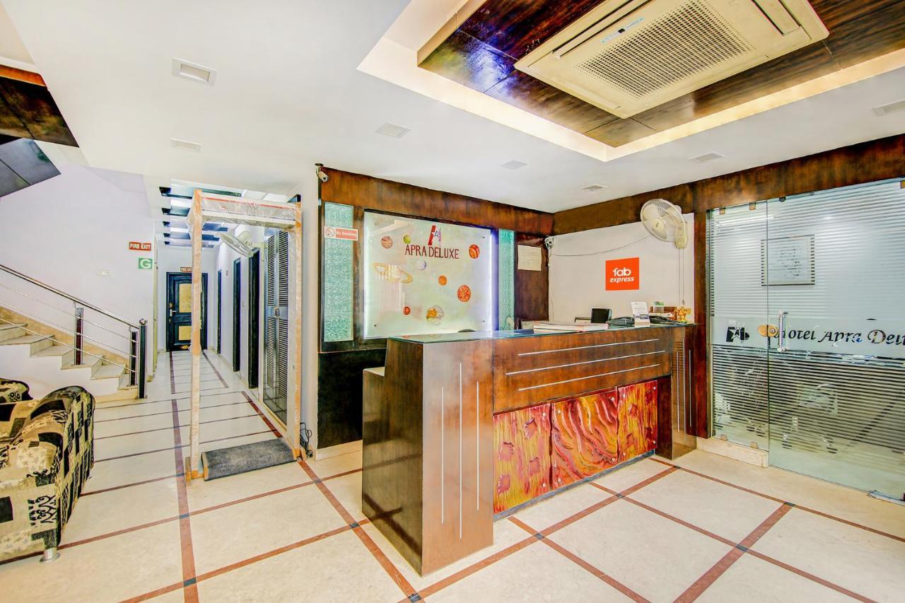 Hotel Apra Deluxe Нью-Дели Экстерьер фото